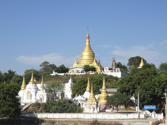 ....und wieder Pagoden an jeder Ecke...