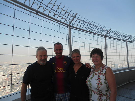 Hoch über Bangkok auf dem Baiyoke Sky Hotel