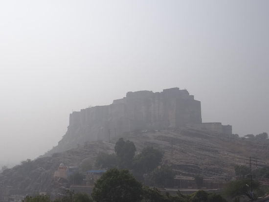 Mehrangarh Festung thront über Jodhpur