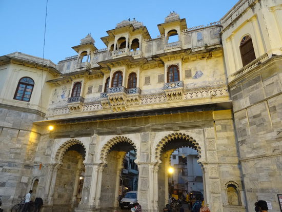 Kulturprogramm in der Bagore - ki- Haveli