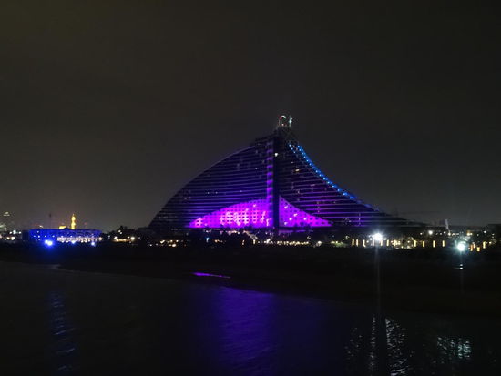 Das Nachbarhotel Jumeira