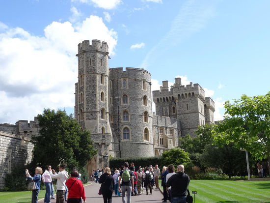 Der Eingang zum Schloß