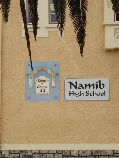Swakopmund - hier sind noch viel deutsche Hinterlassenschaften zu finden. Es gibt hier Schweineohren beim Bäcker und richtige Bratwürste!!!!