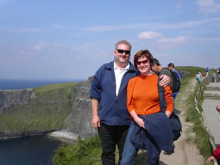 Marc u. Beate bei den Cliffs of Moher