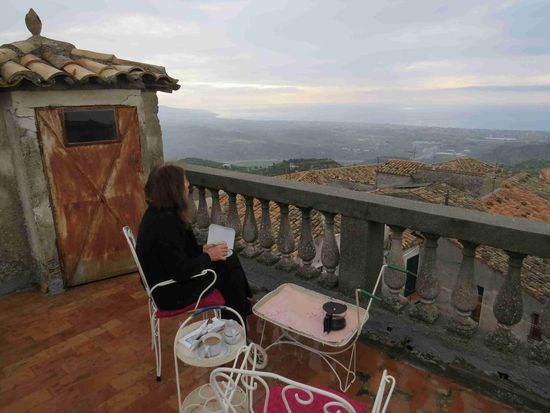 Gerace auf dem Dach des Palazzo  Blick Richtung Jonisches Meer