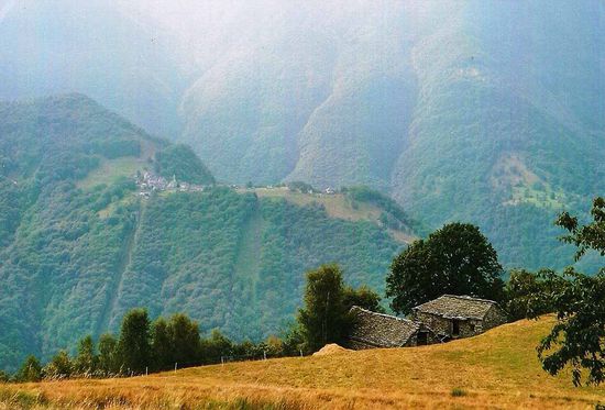 Berghöfe überm Centovalli-Tal