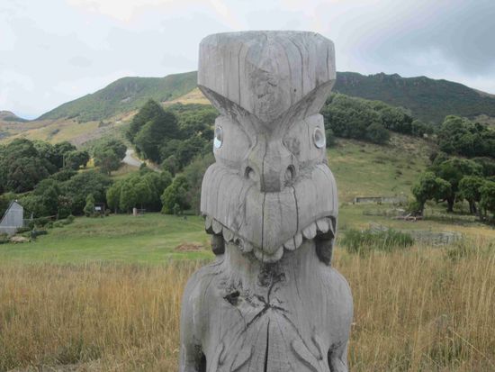 Maori-Stele auf der Banks Peninsula