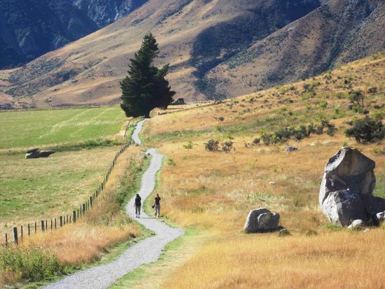 Kurze Wanderung zu den Castle Hills