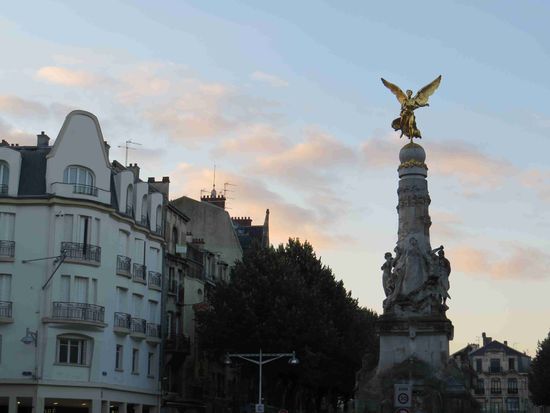 Der Engel weist uns dem Weg