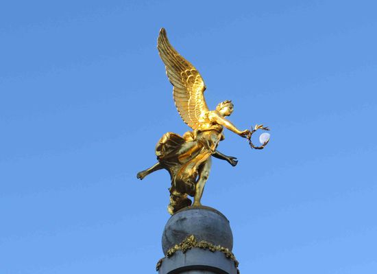 Fängt der Engel den Mond?