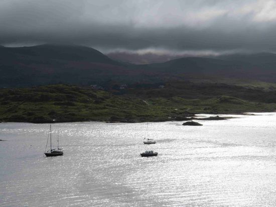 Düstere Aussichten hinter der Bucht.....