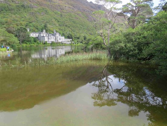 Kylemore - Abbey am Kylemore - Fjord