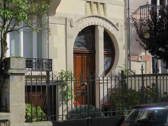 Türe aus der Zeit der Art Nouveau