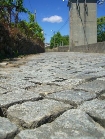 Kopfsteinpflaster, Kopfsteinpflaster ... und: noch mehr Kopfsteinpflaster.