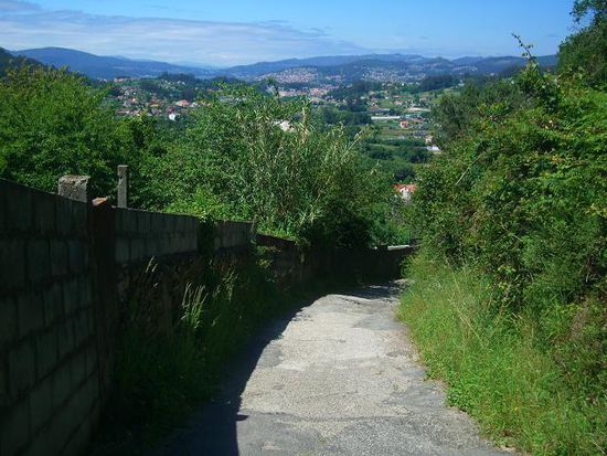 Das letzte Stück einer wirklich angstrengenden Etappe: hinab nach Redondela.
