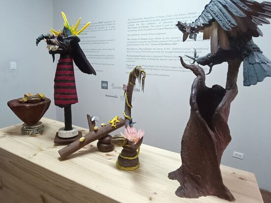 als Teil des Shops noch Schokoladenkunst - ja, alles aus Schokolade.