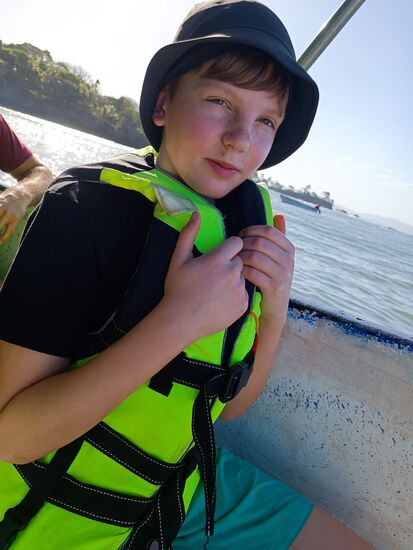 Schwimmwesten mussten sein, dazu gab es dann auch Flossen und Schnorchelequipment