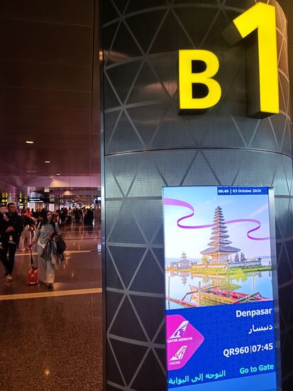 Unser Gate...Bali rückt näher.