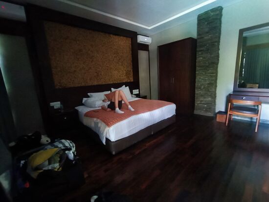 Nach dem Frühstück wird weitergeschlafen---Raphael ist wie im Koma...