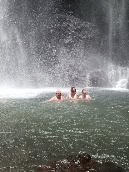 sehr erfrischend...und durch die Wassermassen ein richtig kräftiger Wind