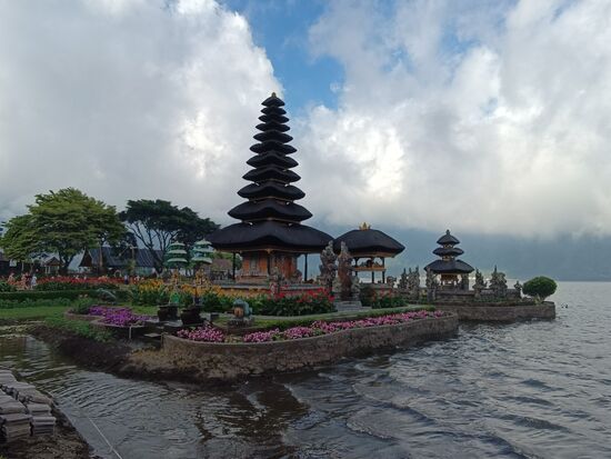 in den See hineingebaut und wirklich toll gepflegt