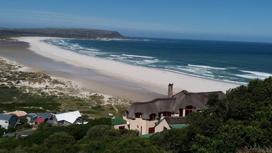 Blick auf die Nordhoeck Beach, kilometerlanger weißer Sandstand, aber Atlantikseite, also noch ein bissel kühler