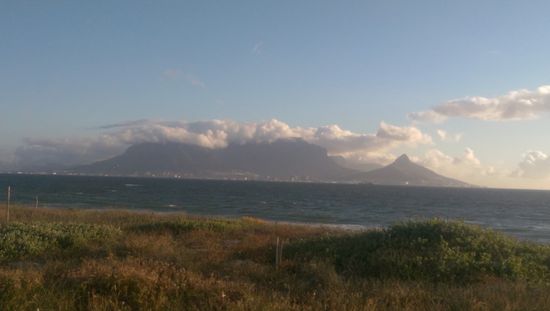 abgesehen von Hubschrauber eigentlich der Traumblick auf den Tafelberg...