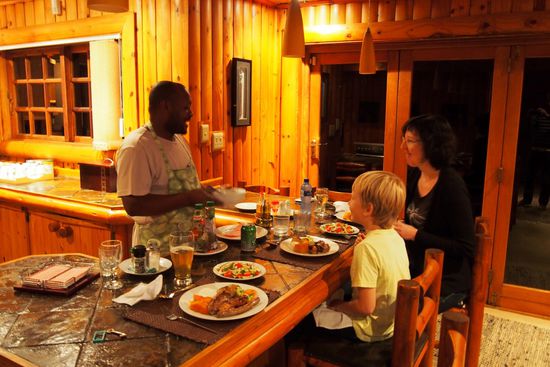 Moses, die LIebenswürdigkeit in Person und ein Superkoch...für uns ganz allein.