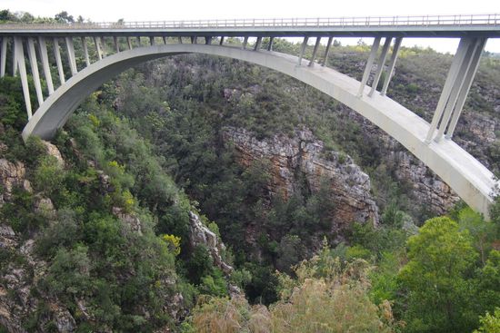 die Brücke der N2 über den Storms river