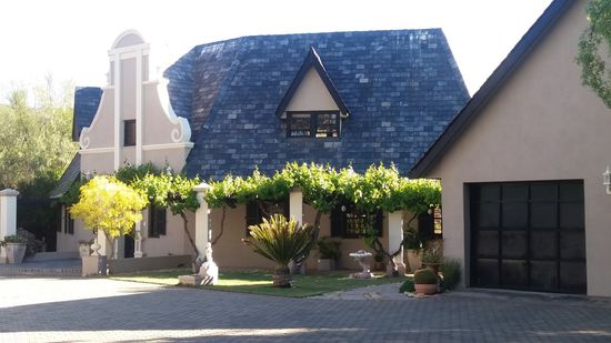 der Eingangsbereich/das Haupthaus