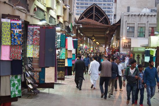 Der Textil-Souk. Stoffe ohne Ende.