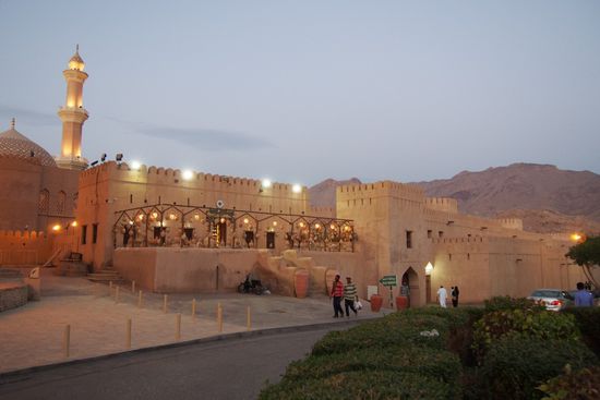 Ein richtig schönes historisches Stadtbild, links daneben ist gleich das Fort, leider zu unseren Besuchszeiten geschlossen.