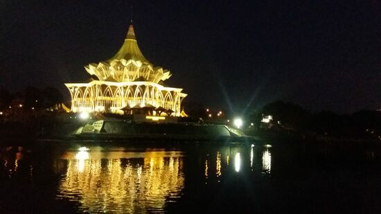 Die Zitronenpresse im Dunkeln.