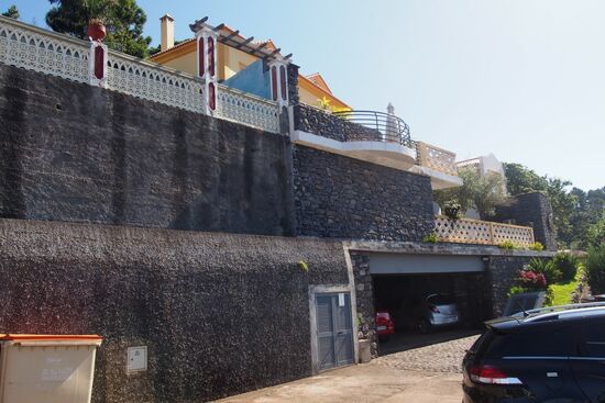 Aha, doch nicht falsch. Das erinnert an die Fotos bei booking.com.