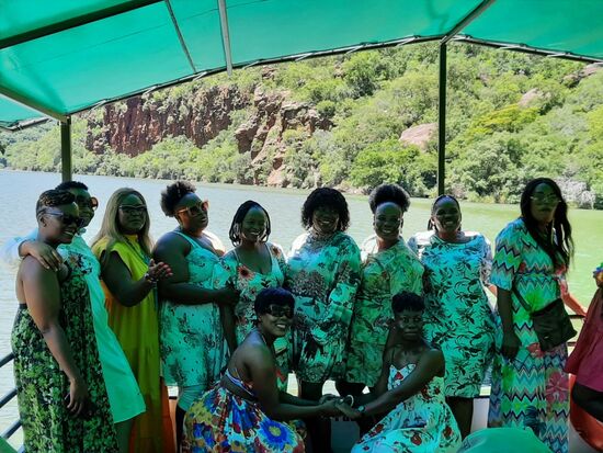 Ich denke, man sieht es, das Boot hatte in dem Moment starke Schräglage.....