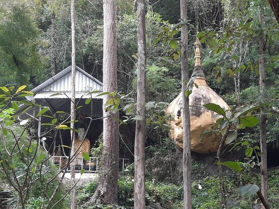 Einer von 2 kleinen Tempeln.