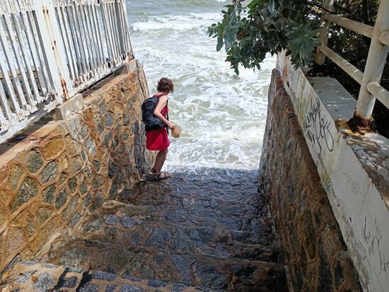 wo isser denn???...nicht da. Gerade Flut, keine Chance auf ein Laufen am Wasser zum Monkey Mountain.
