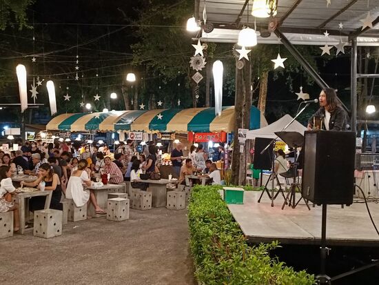 Tamarind - ist ein großer Foodcourt. Gleich neben dem Cicada-Market.