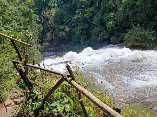 Wieder ein Wasserfall...an dem ging der Weg bergab.