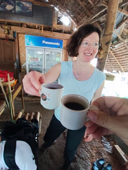 Verkostung des handgebrühten Kaffees. Sehr lecker.