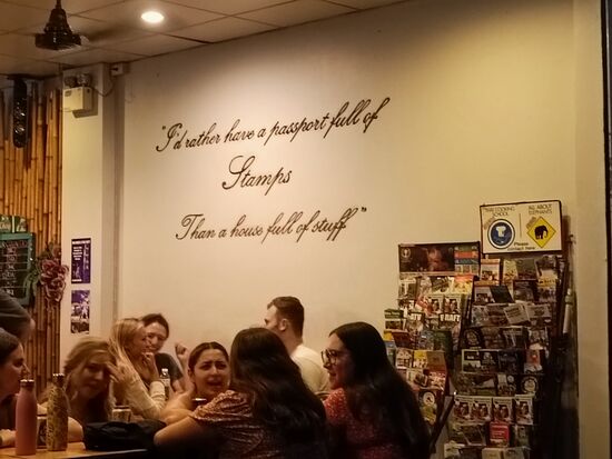 Unterwegs in einer ständig überfüllte Backpacker-Herberge ist es uns dieser tolle Spruch aufgefallen...wie wahr.