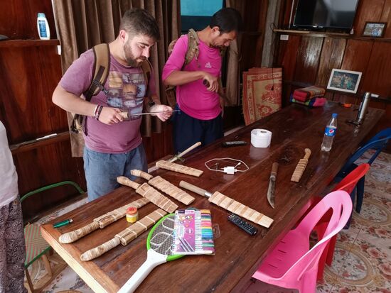 Unsere französischen Mitstreiter wollten eine Machete als Mitbringsel.