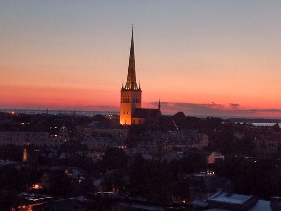 in estisch nennt man das rosa Stunde - ziemlich treffend. Wundervolle Atmosphäre.