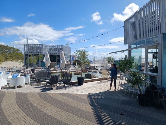 Der Wind hat alle Gäste vertrieben.