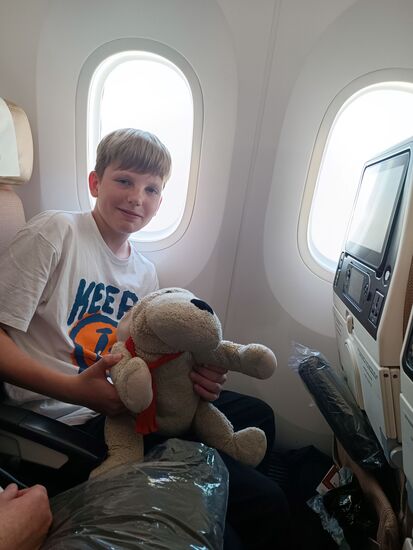 hier seht ihr den Sitzabstand...gigantisch...und Angie, die inzwischen mehr undercover unterwegs ist...aber sie darf unverändet mit.