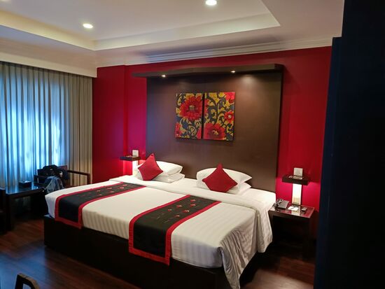 dazu gehört auch noch ein riesiges Bad...