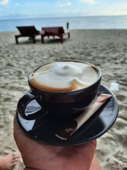 In dem kleinen Restaurant gab es einen superleckeren Capuccino...mit kleinen Holzlöffeln für den Schaum.