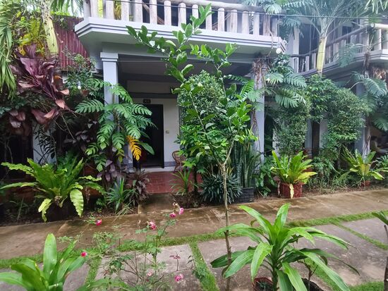 Die Anlage ist innendrin wirklich ganz schön, mit schöner Poolanlage. ruhig und im Grünen.