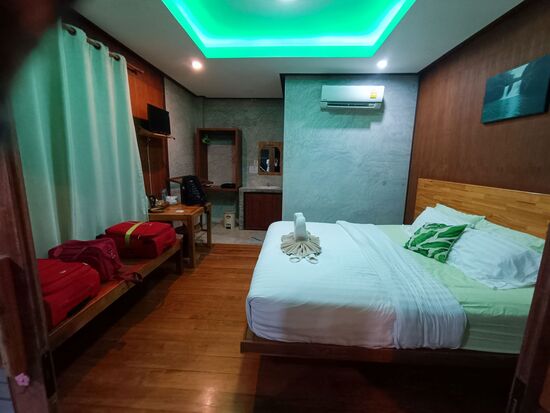 Die Bungalows ganz chic, Bad Mittelmaß.