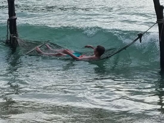 Die Hängematte war während der Flut schon eine Herausforderung. Die Wellen insgesamt waren Klasse.